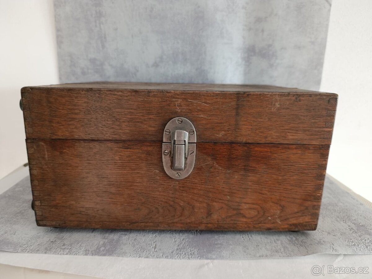 Starý vzhledově velice zachovalý německý přístroj - 5