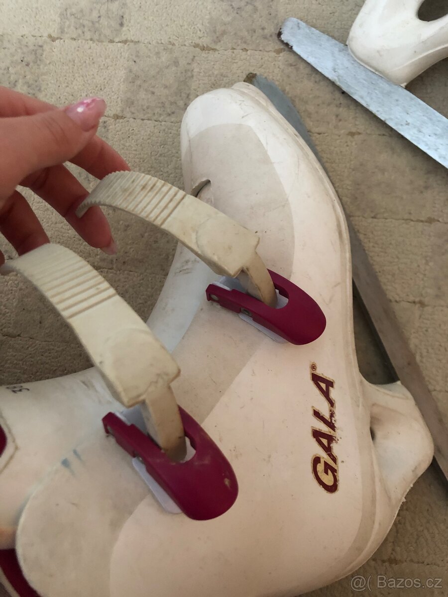 Dámské lední brusle - 5