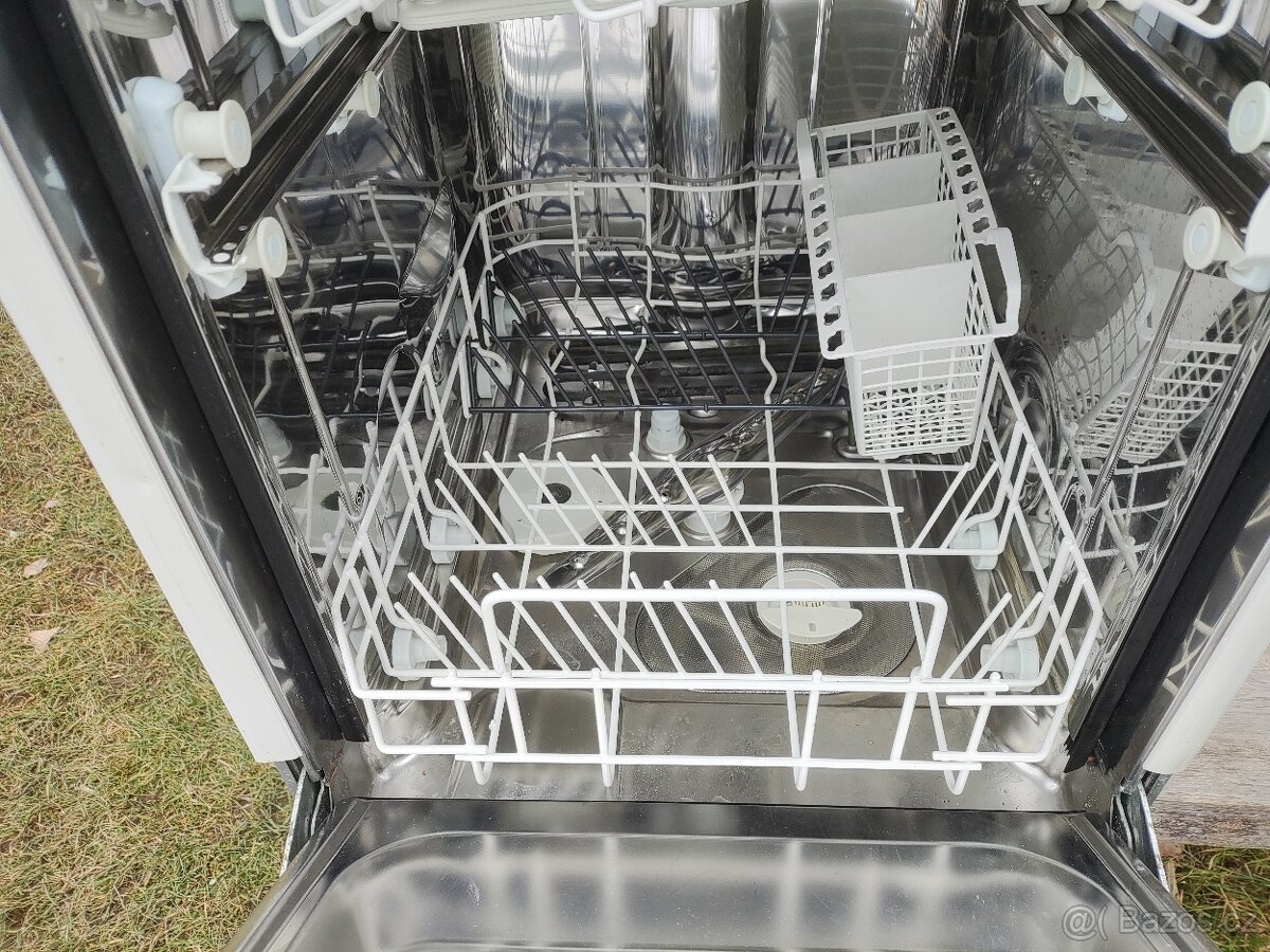 Vestavná myčka Ariston - 5