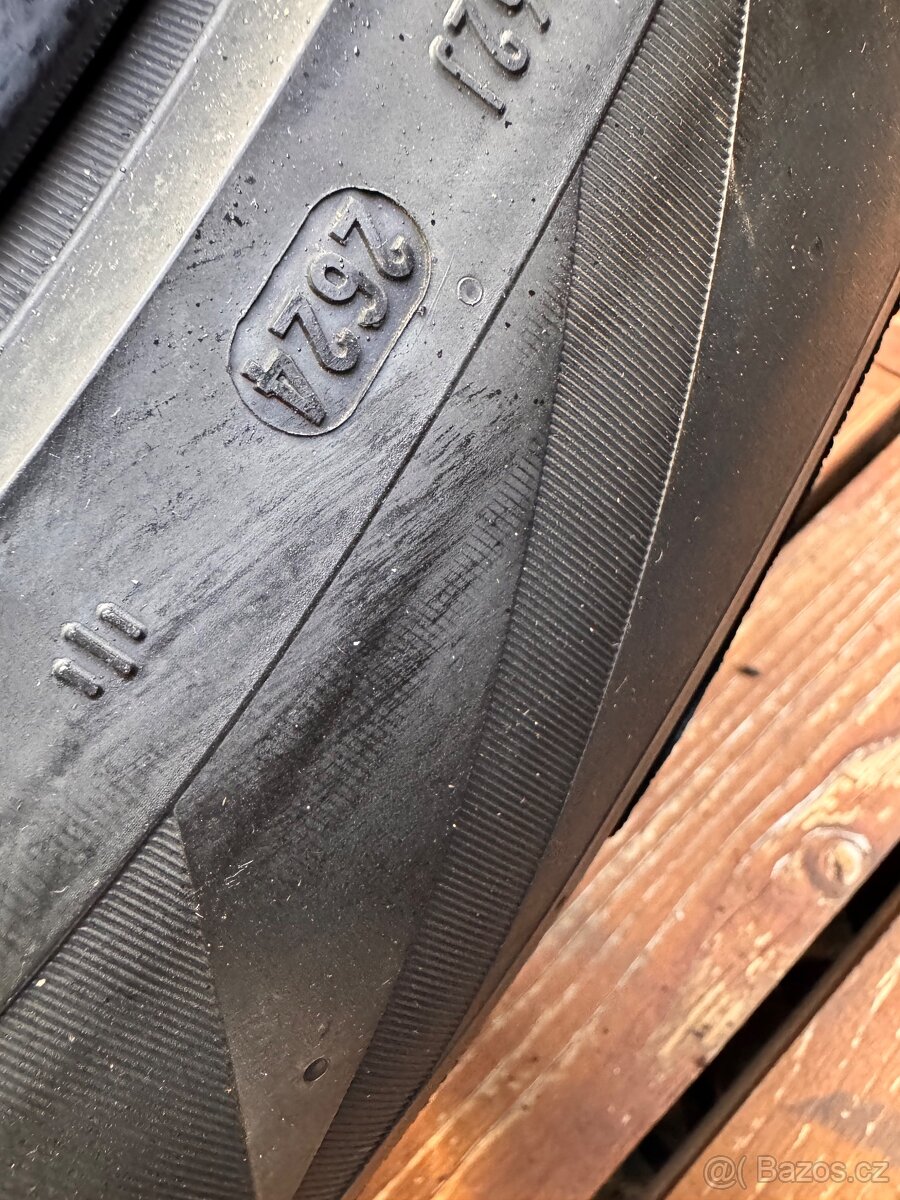ORIG.LAND ROVER DEFENDER R20 255/60/20. NOVE 5Kusov.