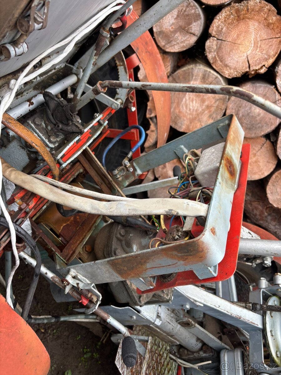 Malotraktory MT8, TZ4K14 kapoty, přístojovky, blatníky - 5