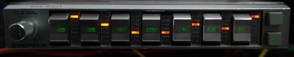 Pioneer ekvalizér + 2x zesilovač 2x25W + 2x60W - 5
