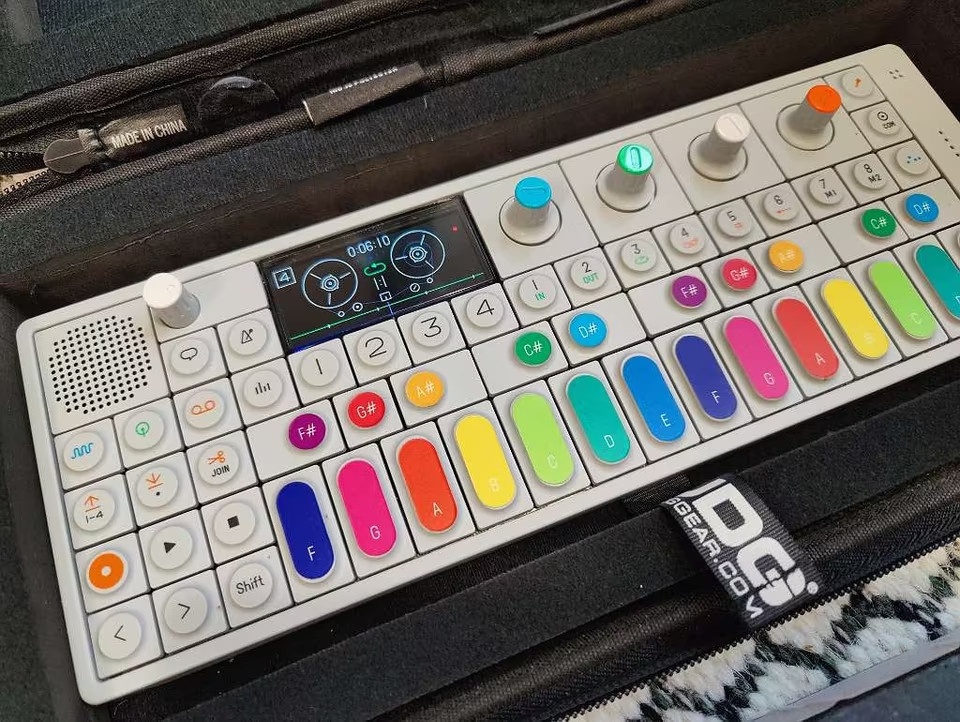 Teenage Engineering OP-1 - 5