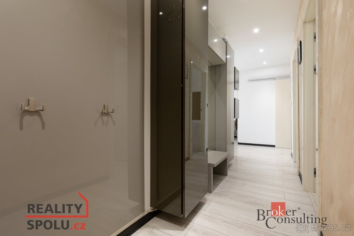 Převod dr. podílu, byty/3+1, 70 m2, Hulvácká 2819/16, 70030 - 5
