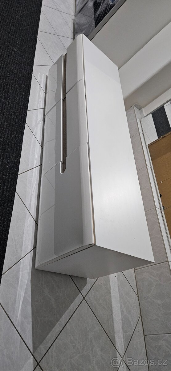 stolek pod TV lakovaný - 5