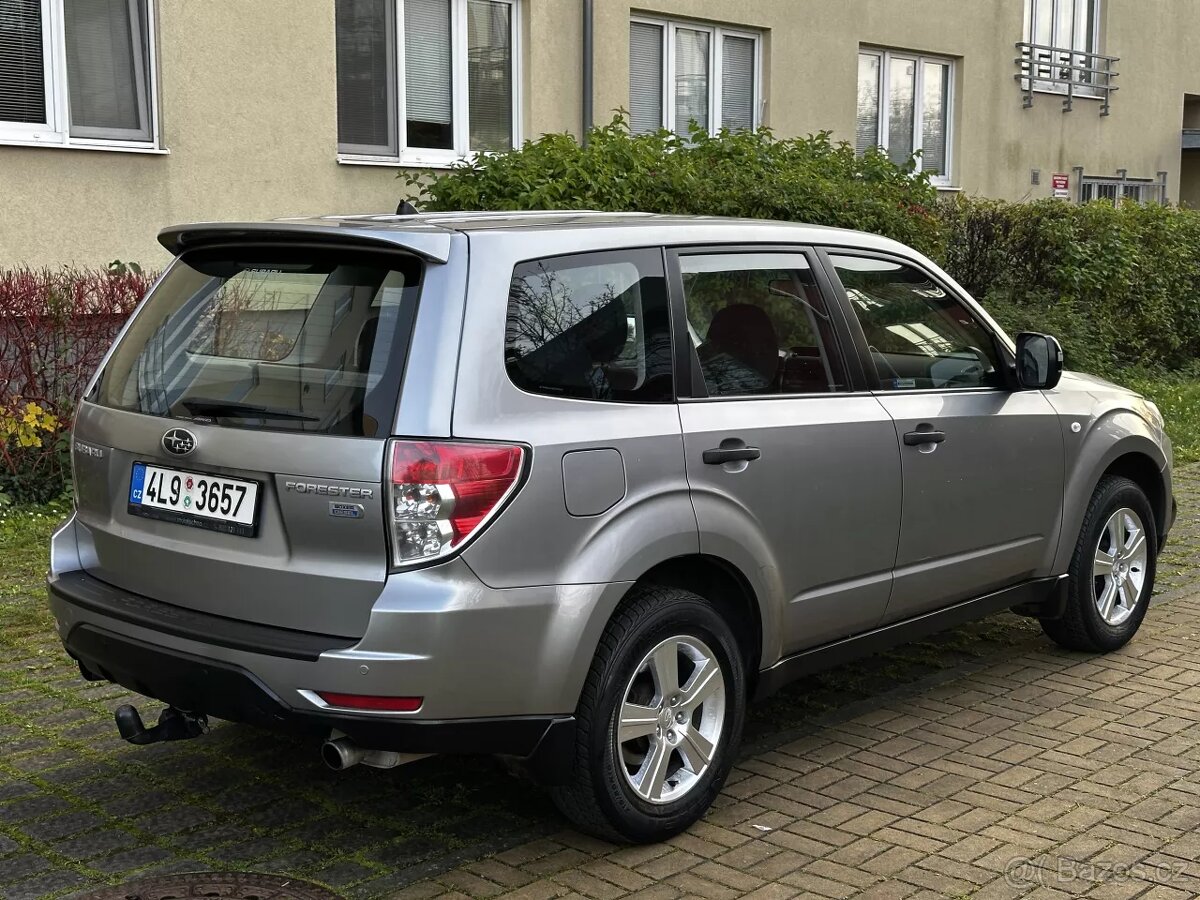 Subaru Forester SH 2.0 D 108kW 4x4 SUV ALU kola Tažné 2 tuny - 5