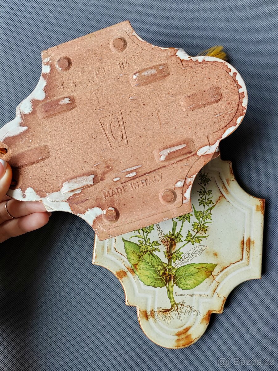 Sada keramických dekorativních plaket s rostlinným motivem - 5