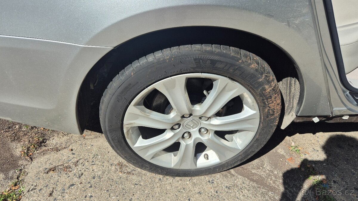 Honda Legend 3.7 V6 AWD KB2 2010 - 5