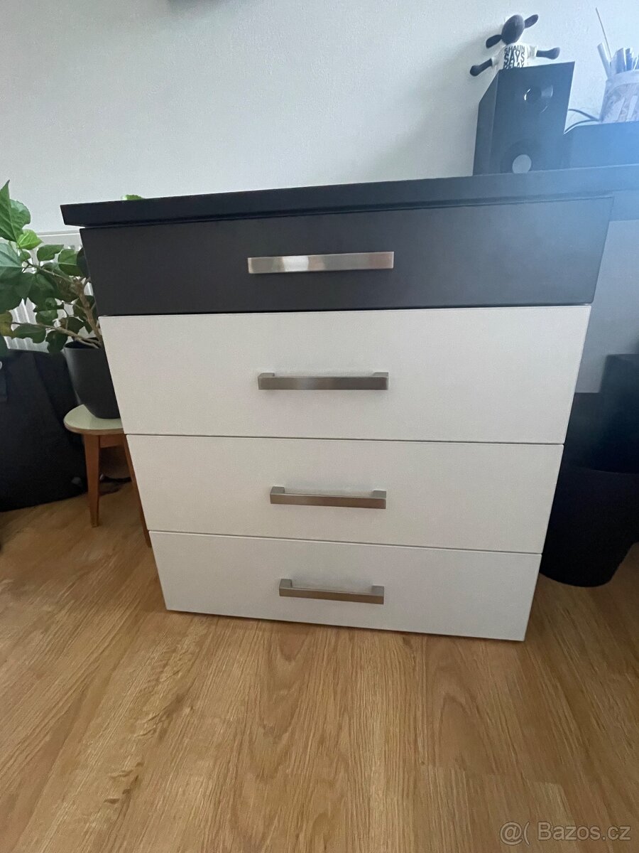 Postel a stůl - 5