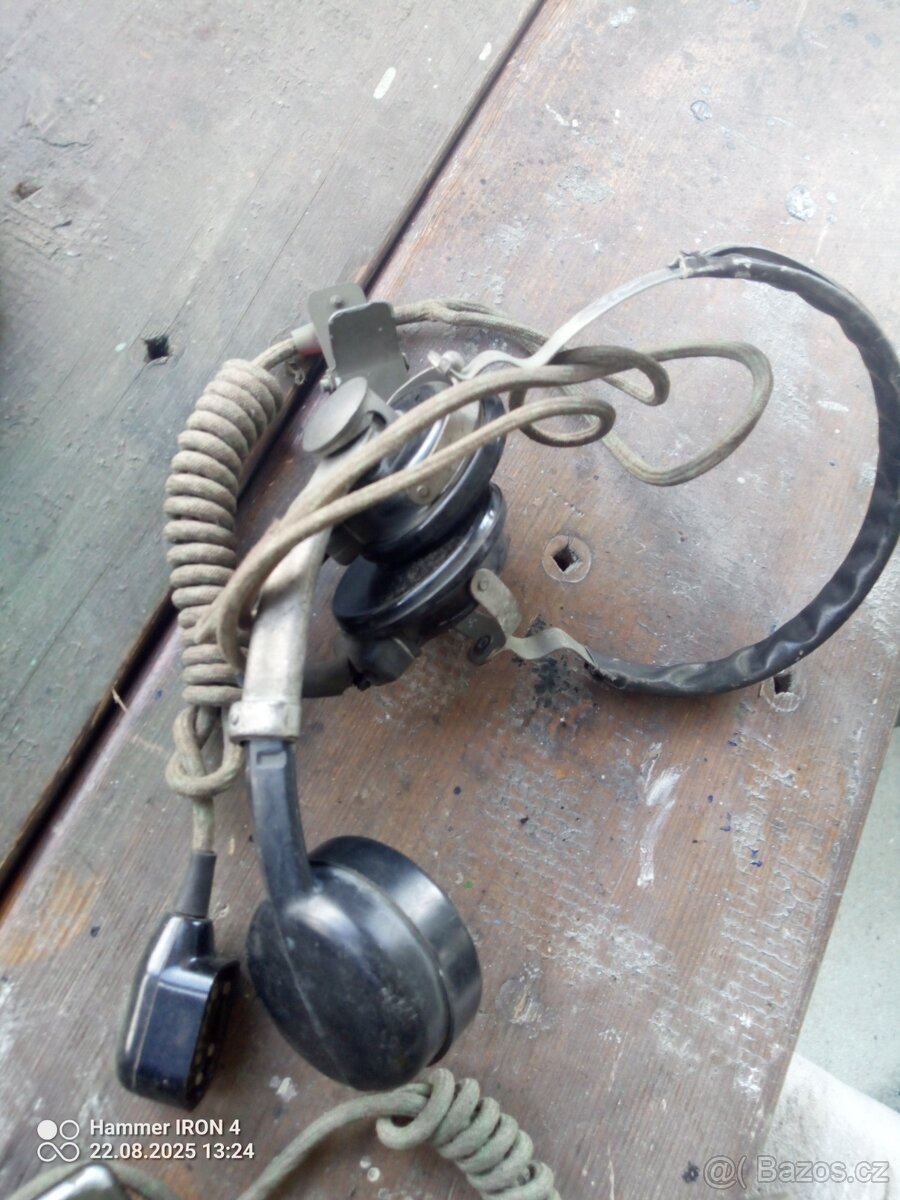 Sluchátka s mikrofonem spojaři. - 5