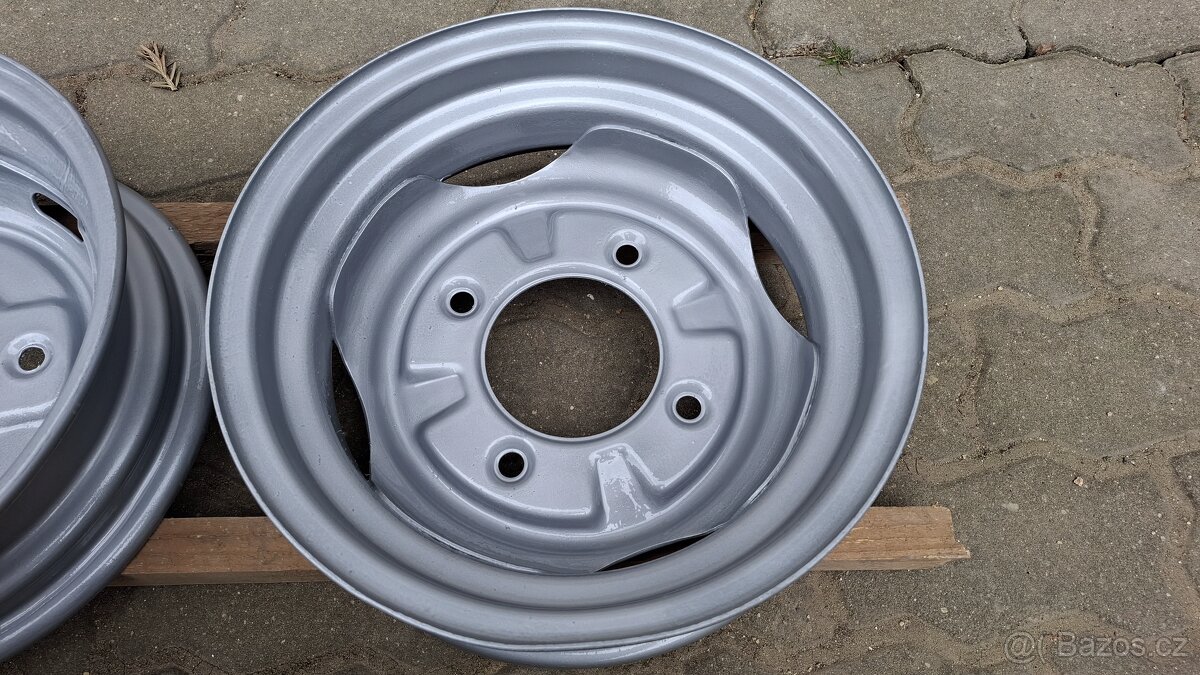 Trabant disky nově nalakované - 5