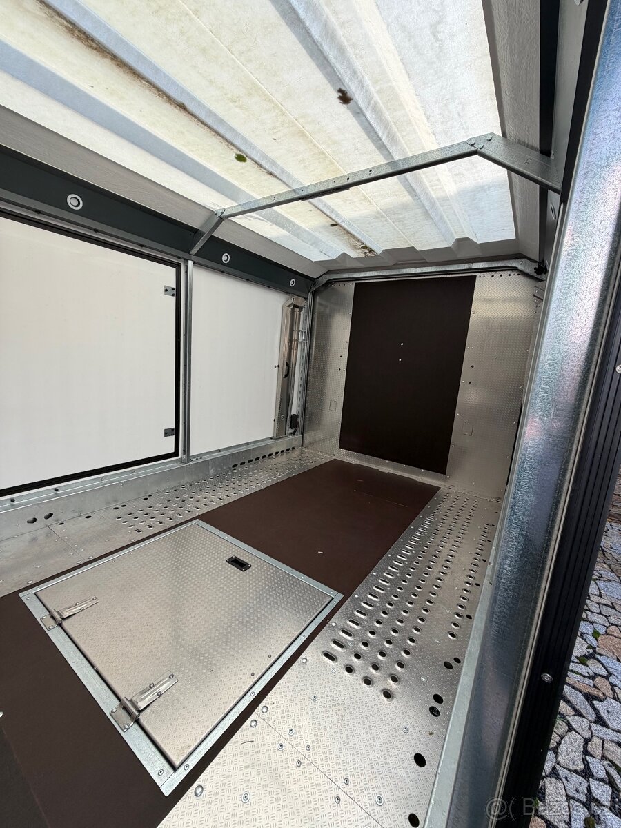 Uzavřený autopřepravník Brian James Trailers Race 5 - 5