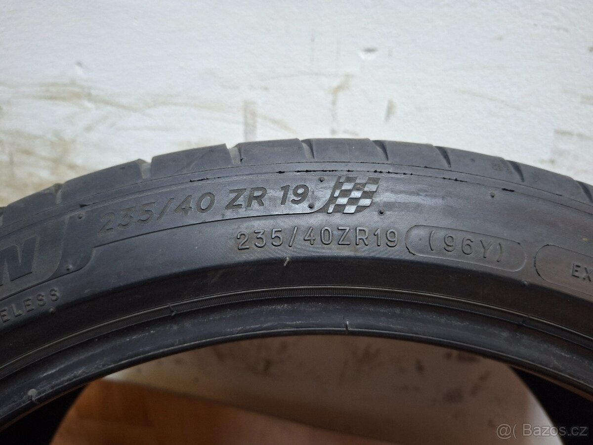 Letní pneu 235/40/19 - 5
