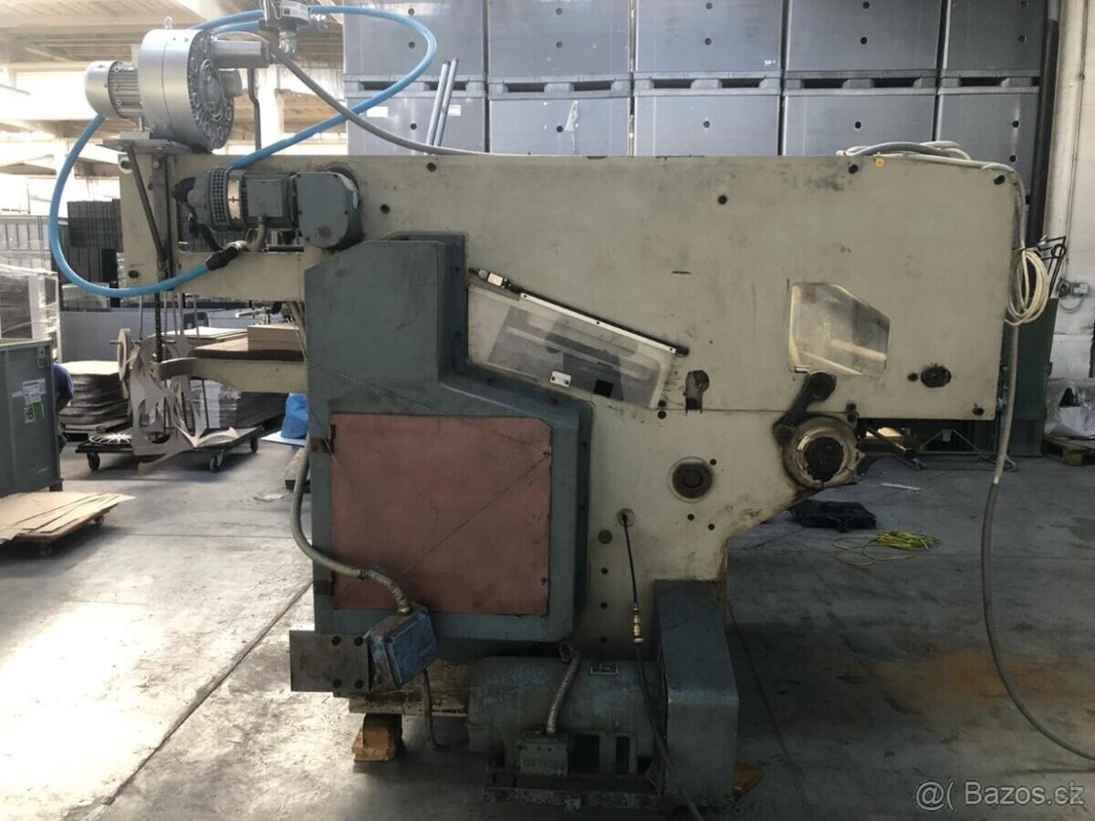 Vysekávací a řezací stroj na papír TMZ Unicutter 5001 - 5