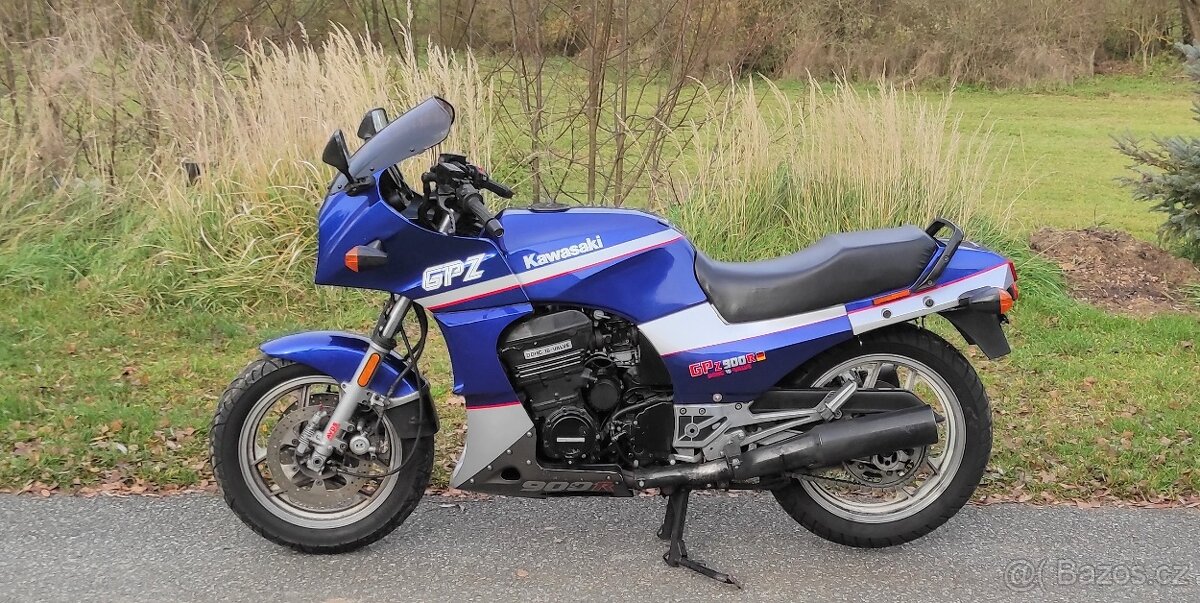 Kawasaki GPZ 900 R - 5