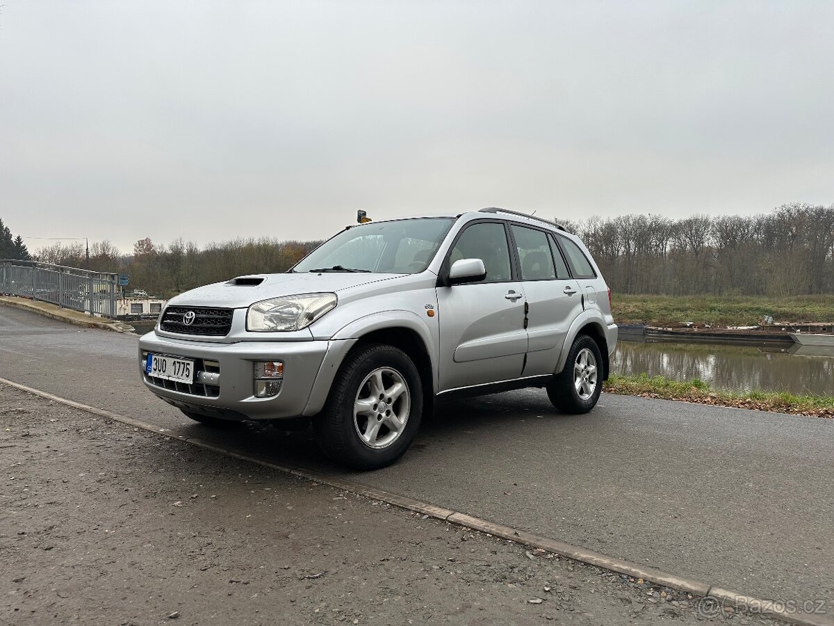 TOYOTA Rav4 2.0 D4D 4x4 Zachovalá - 5