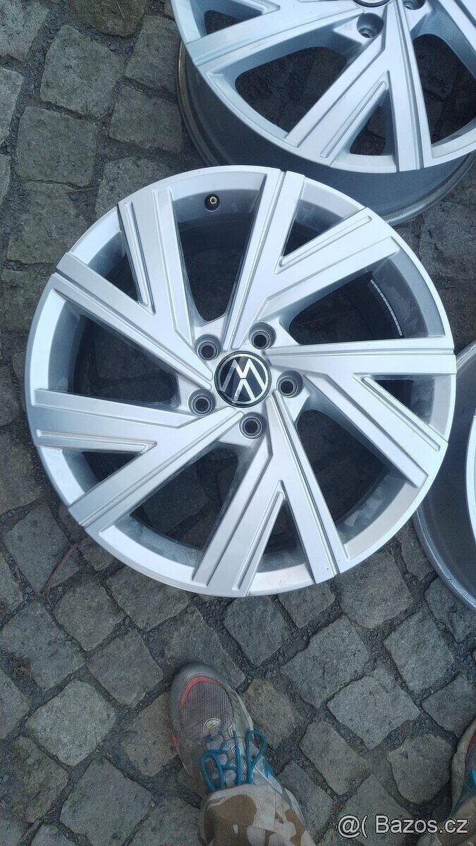 al.disky 5x112 R18 - orig. VW GOLF VIII BERGAMO - 5