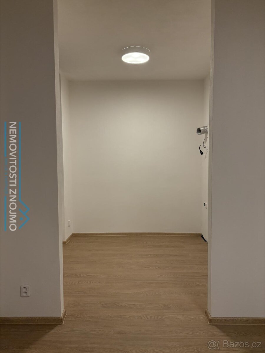 Pronájem zrekonstruovaného bytu 1+kk 35 m, Znojmo (u centra - 5