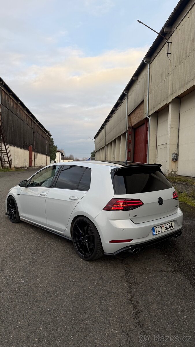 VOLKSWAGEN GOLF 7.5R - 5
