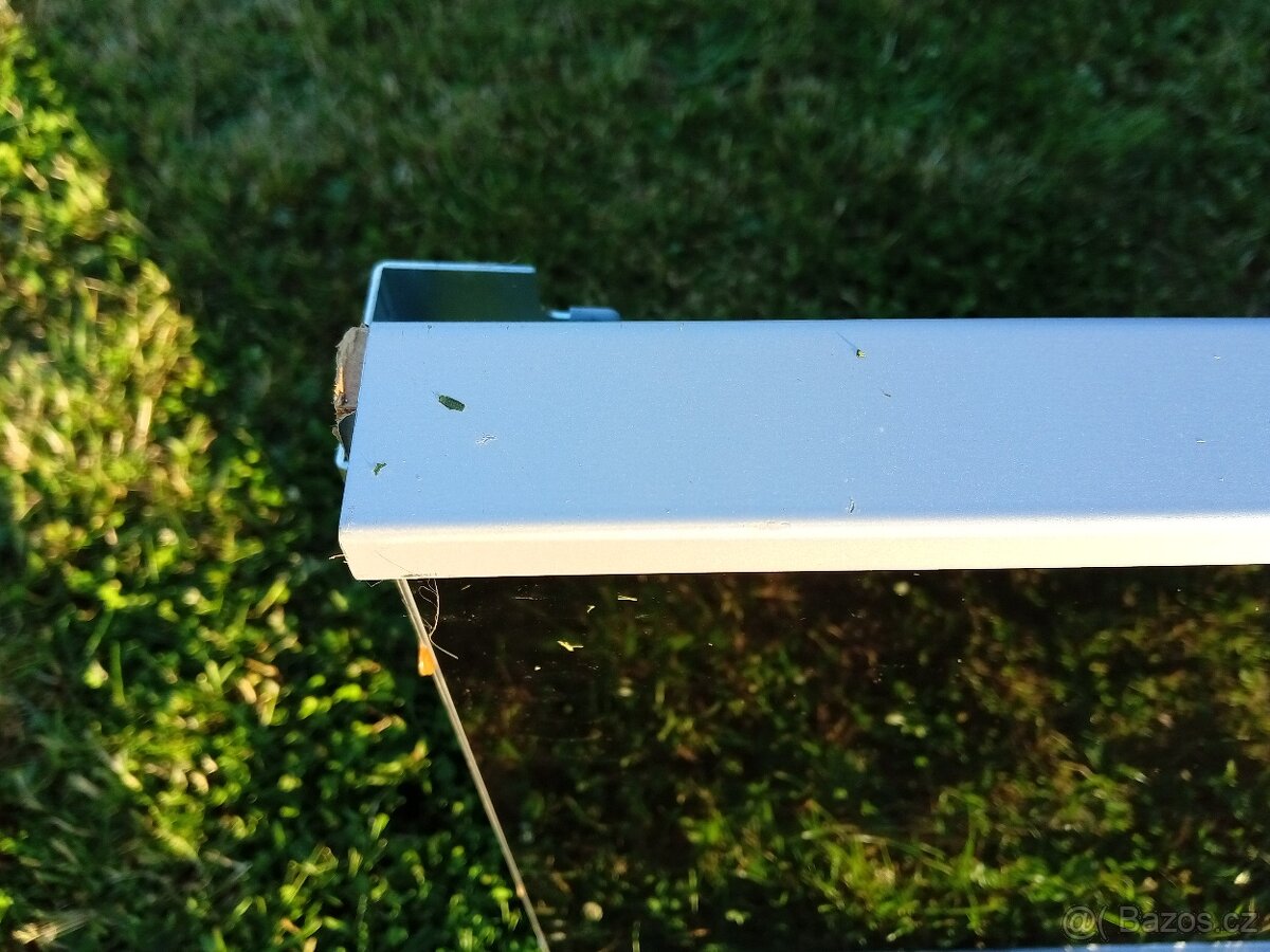 Zrcadlová stěna ze šatní skříně - 5