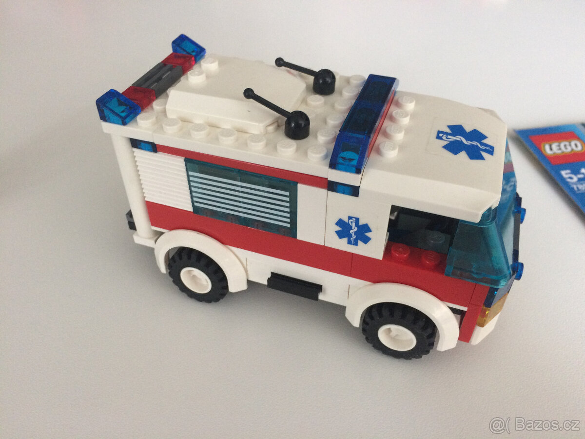 LEGO City 7890 Sanitka - 5