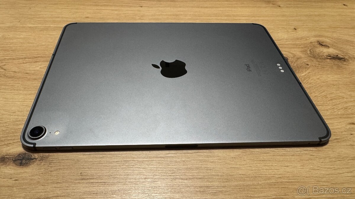 Apple iPad Pro 11" 64GB, WiFi + SIM, 5600Kč - 5