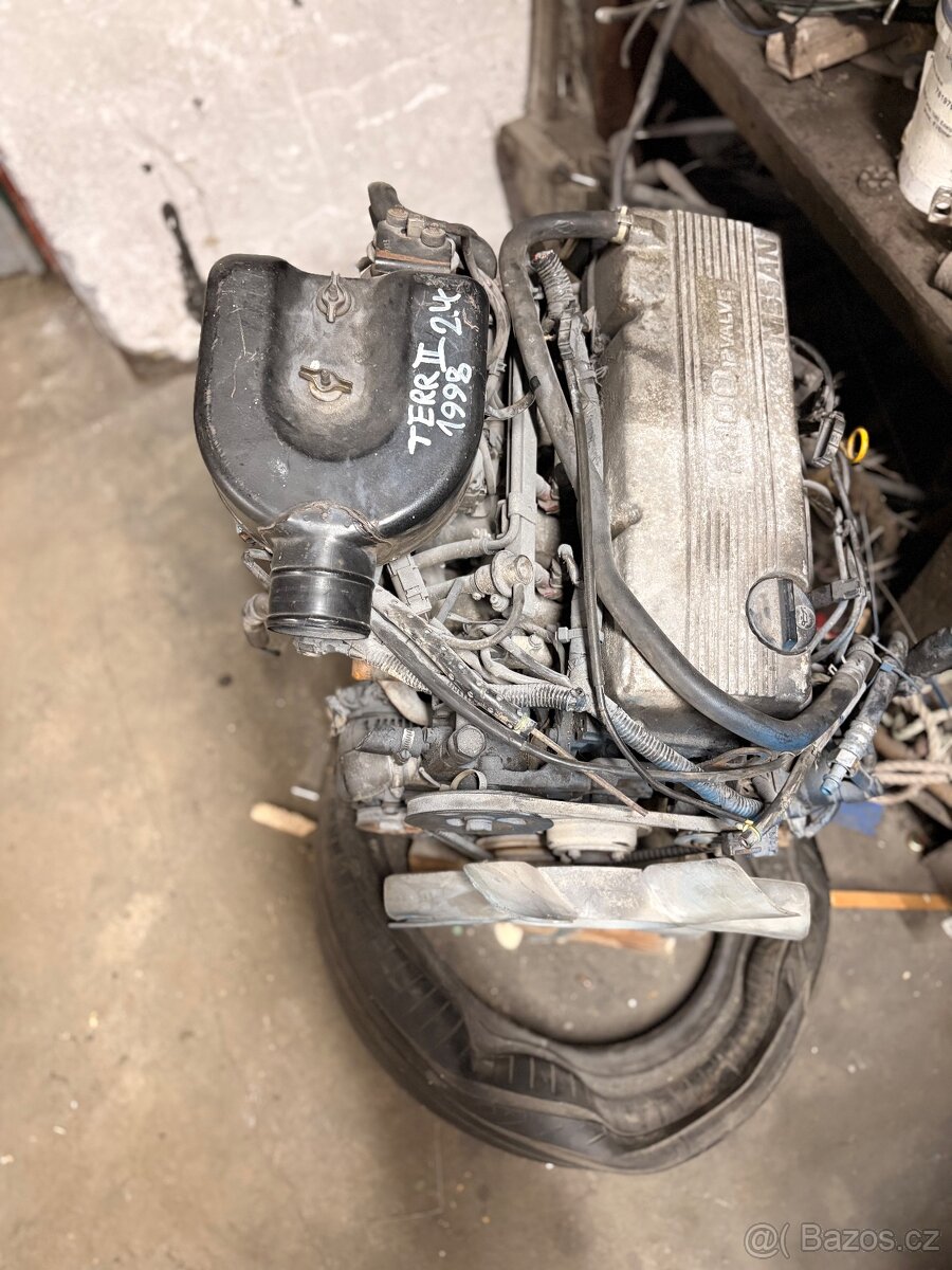 MOTOR Nissan Terrano 2 - 5