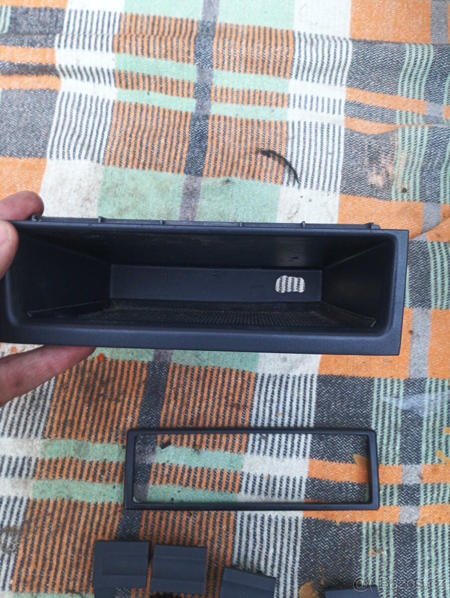 Prodám tlačítko výhřevu zadního okna - 5