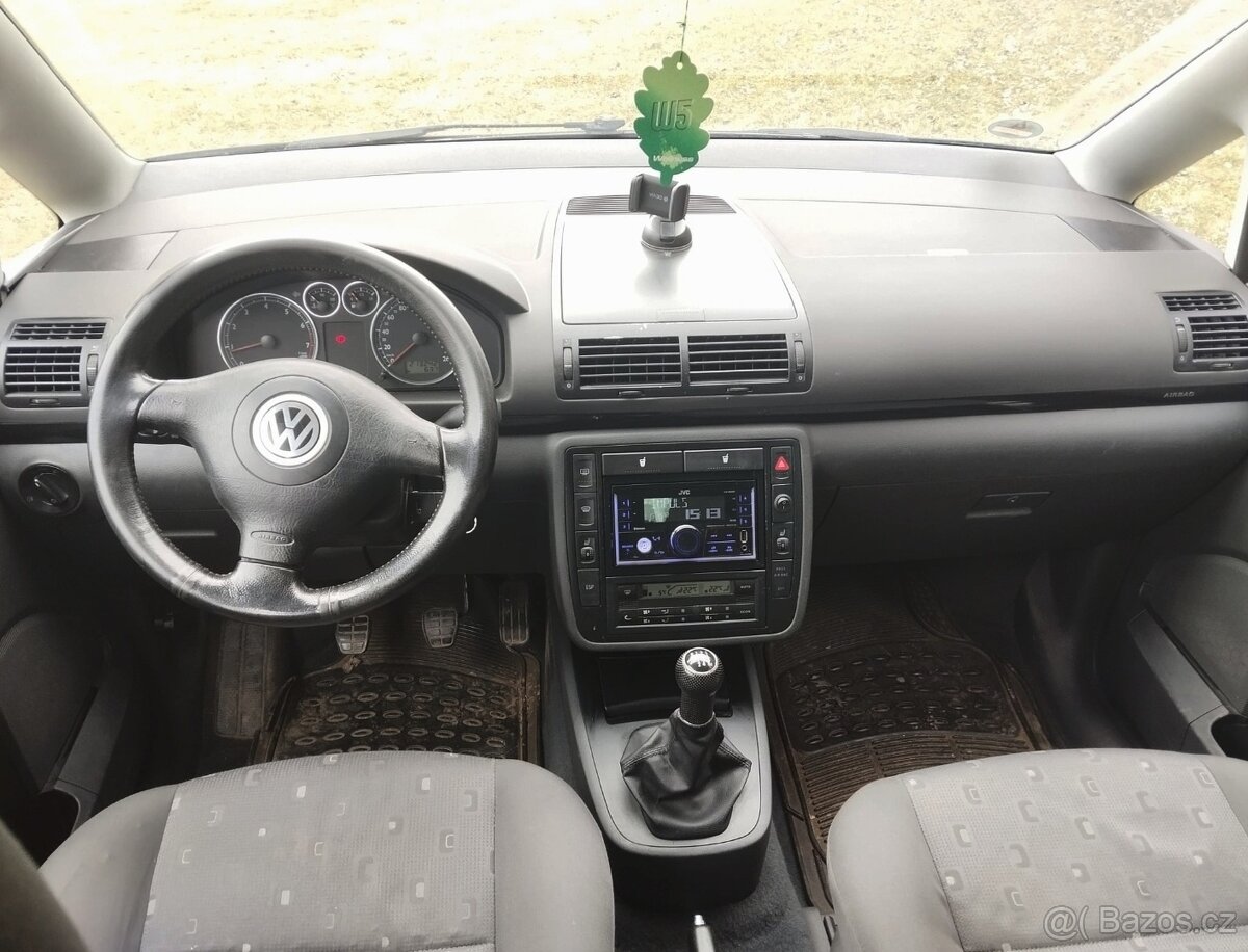 Volkswagen Sharan 2.0 - Benzín - 5