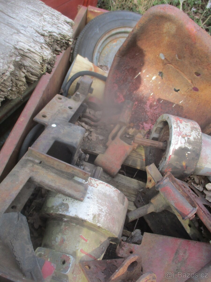 díly traktoru RS 09 - 5