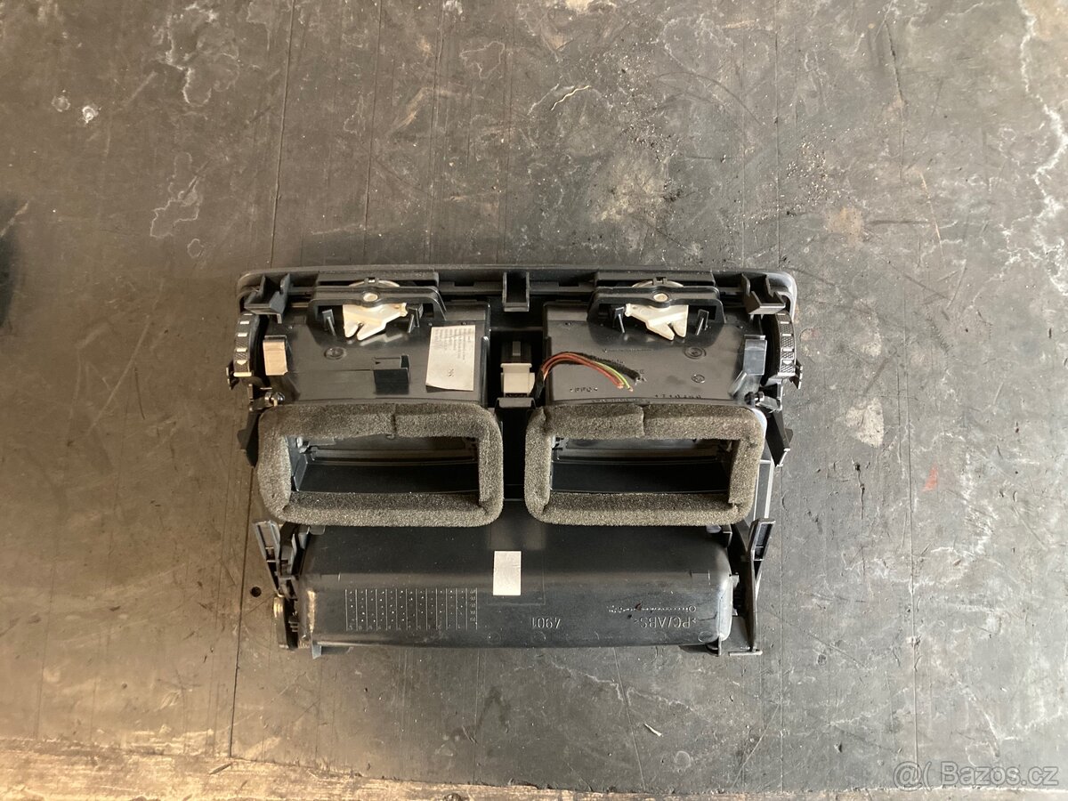 Prodám středové průduchy ventilace Škoda Octavia 2 - 5