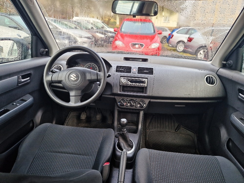 SUZUKI Swift, 1.3 (68 kW), 67 tis. km, plný servis Suzuki - 5