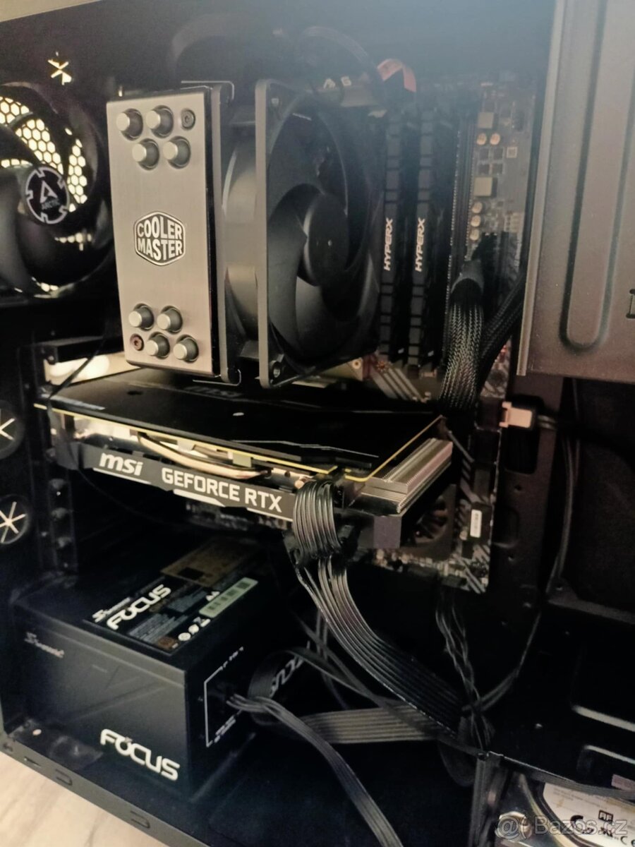 Herní PC s monitorem a něco navic - 5