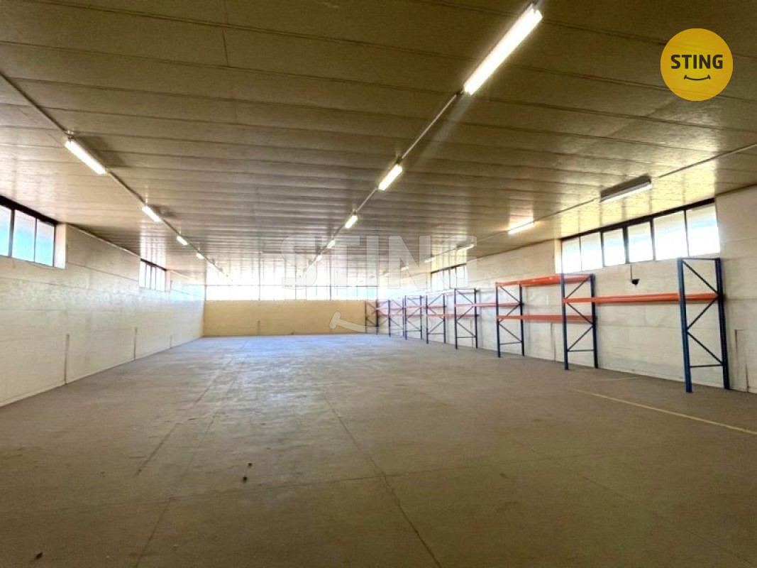 Pronájem haly s rampou a kanceláří. , 133432 - 5