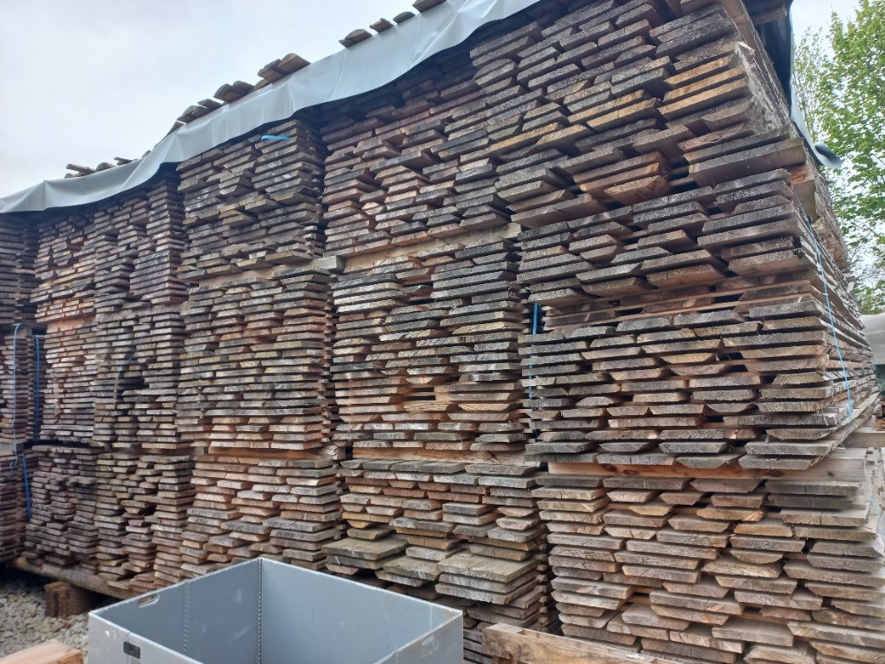 Smrkové a bukové řezivo + smrkové trámy+střešní latě - 5