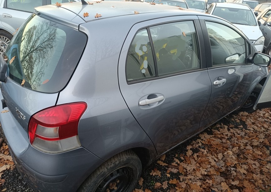 ND z Toyota Yaris 998.cm3 51.kw benzín r.v.2011 (K7) - 5