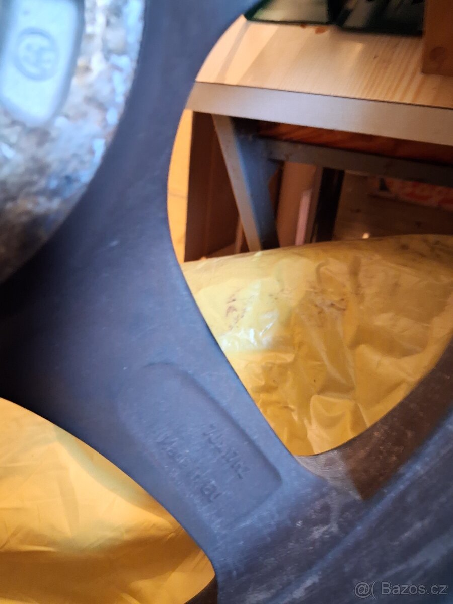 Prodám Alu kola R17 , 5x108 , pneu 225/50 R17 - 5