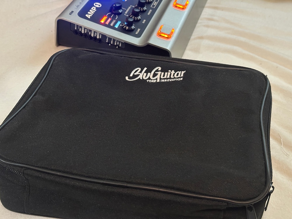 BluGuitar Silver AMP1 100W malý, ľahký gitarový zosilovač - 5