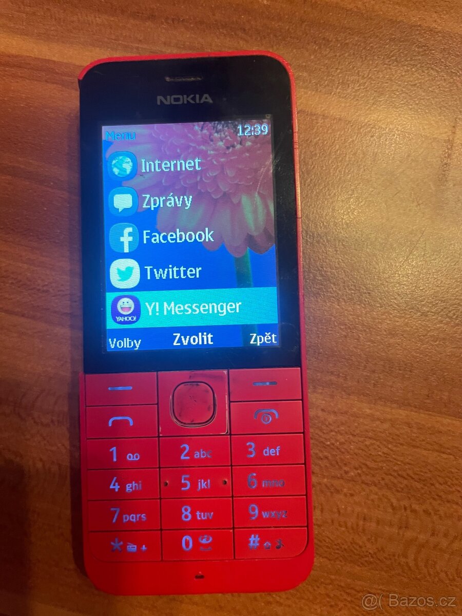 Nokia 220 4G Dual SIM-poškozený kryt - 5