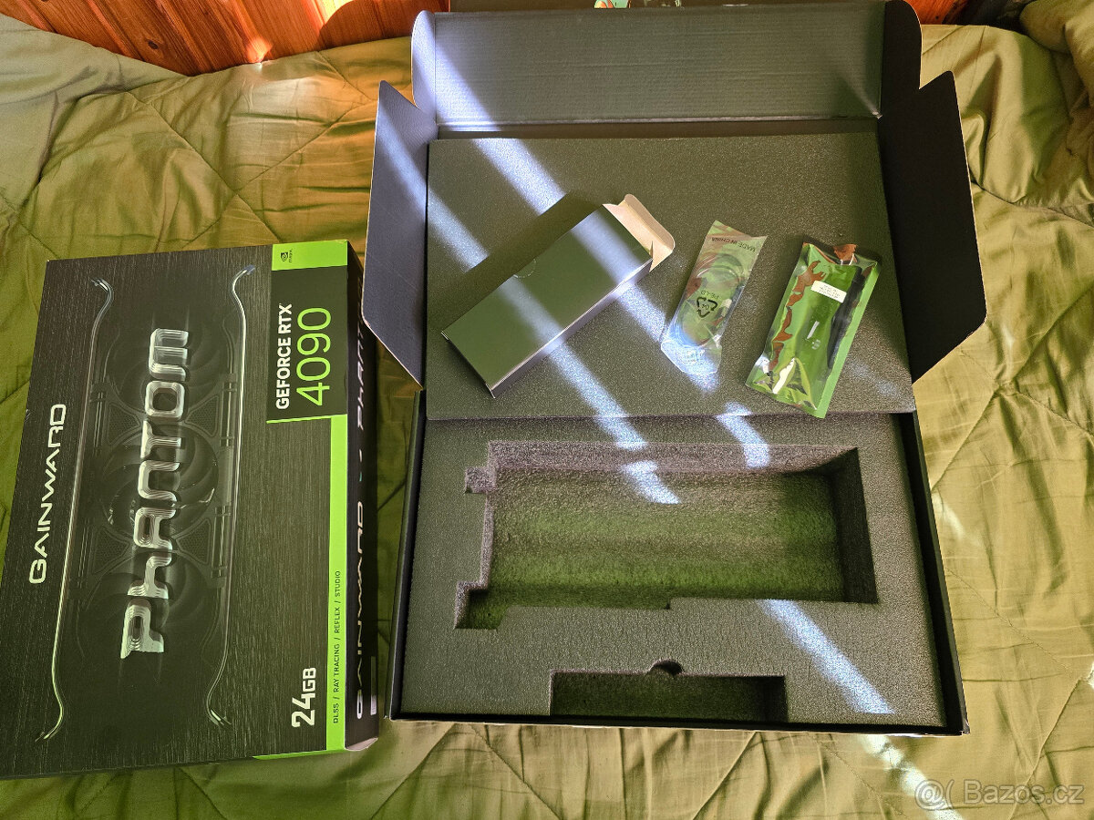 Krabica a antisag bracket od Gigabyte RTX 4090 - 5