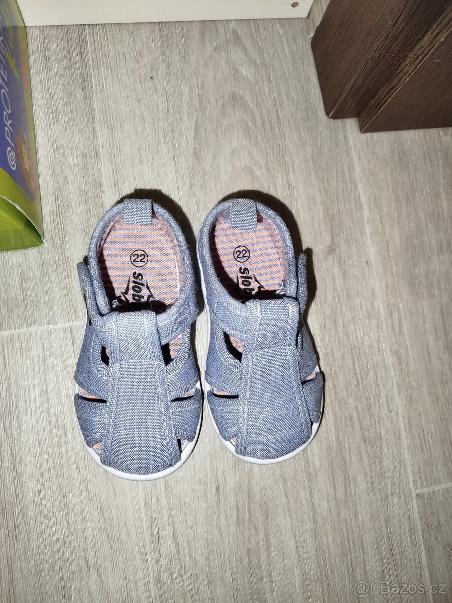 Botičky po synovi 19-22 + capáčky - 5