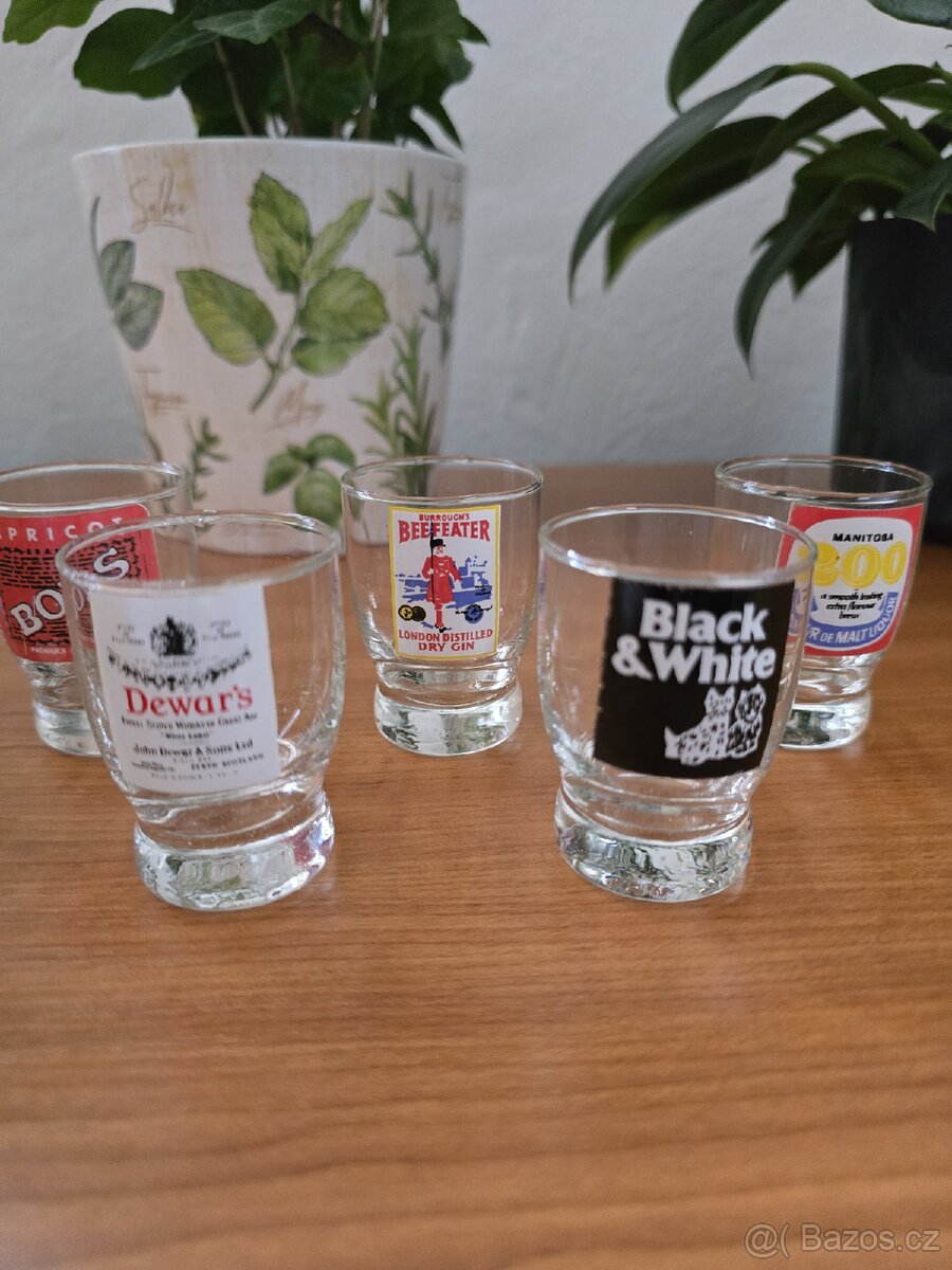 6 retro panákovek - 5