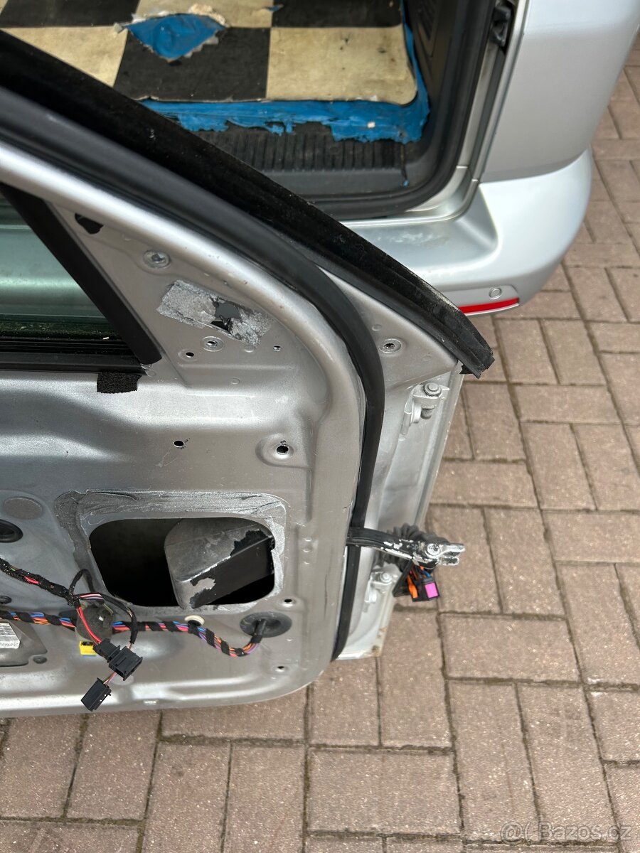 Levé přední dveře Superb 2 - 5