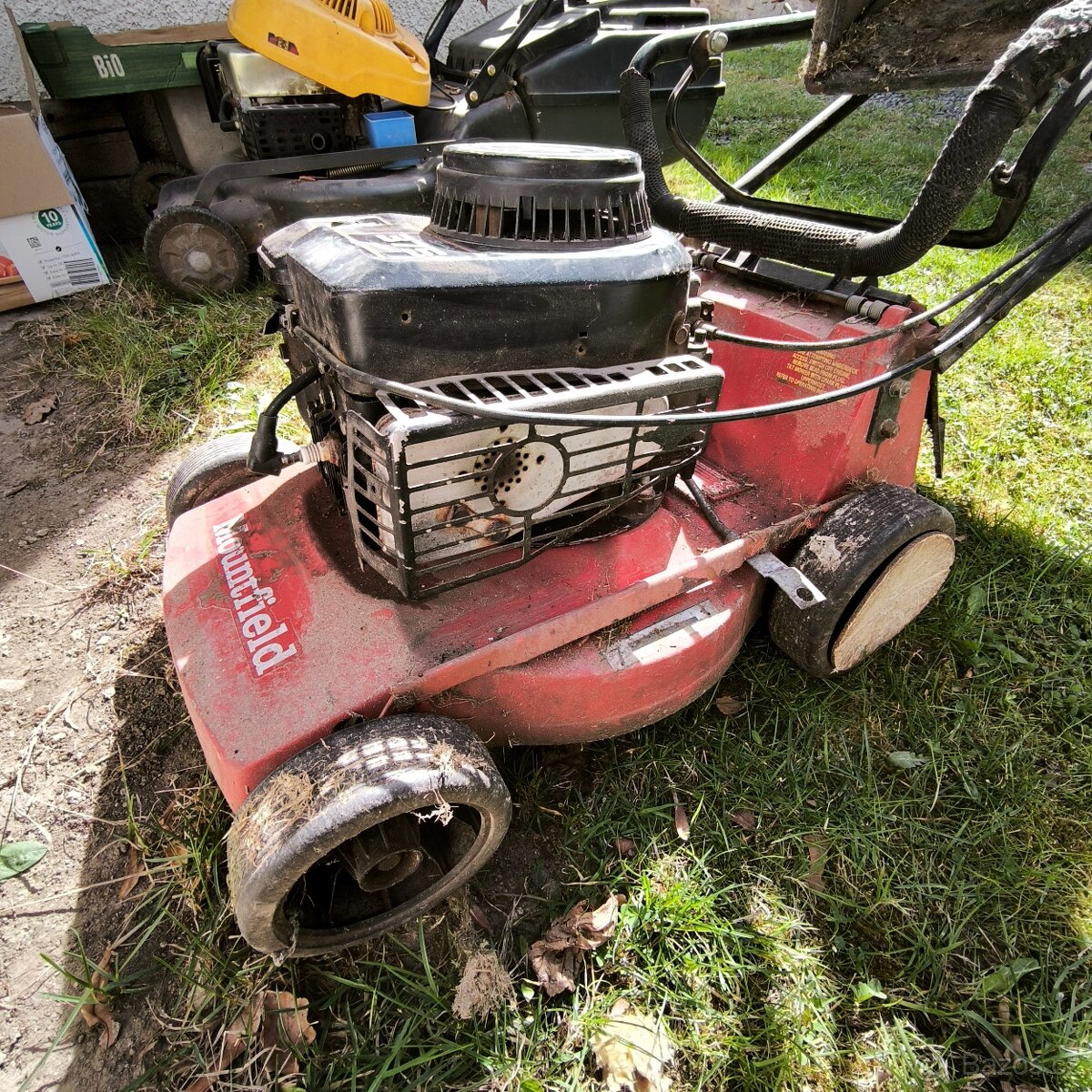 2× benzínová sekačka, ASIST + Mountfield (Briggs), na opravu - 5