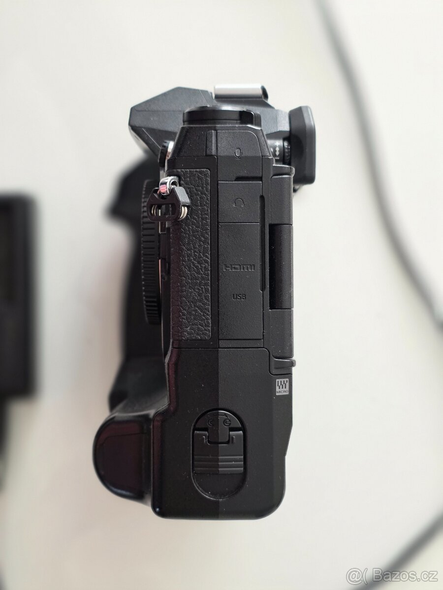 Olympus OM-D E-M1X tělo - 5