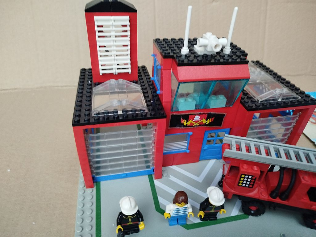 Lego 6385 Fire House-I - 5
