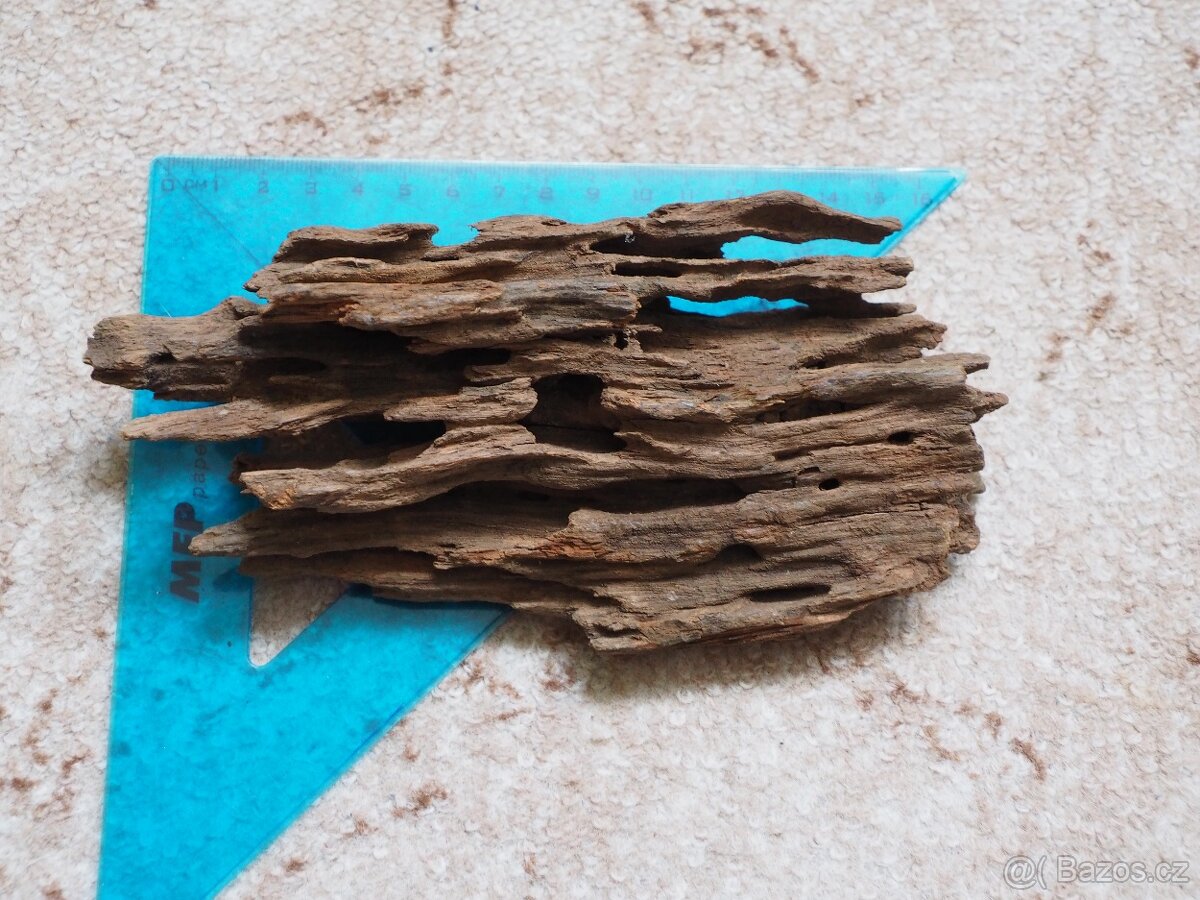 Akvarijní dekorace - děrované dřevo. - 5