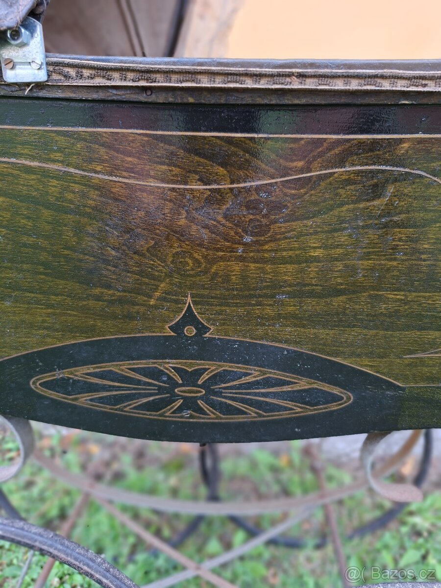 Starožitný kočárek pro panenkyč. 490 - 5