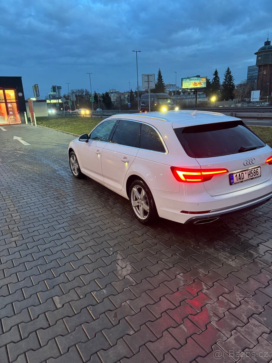 Auto Audi a4b9 - 5