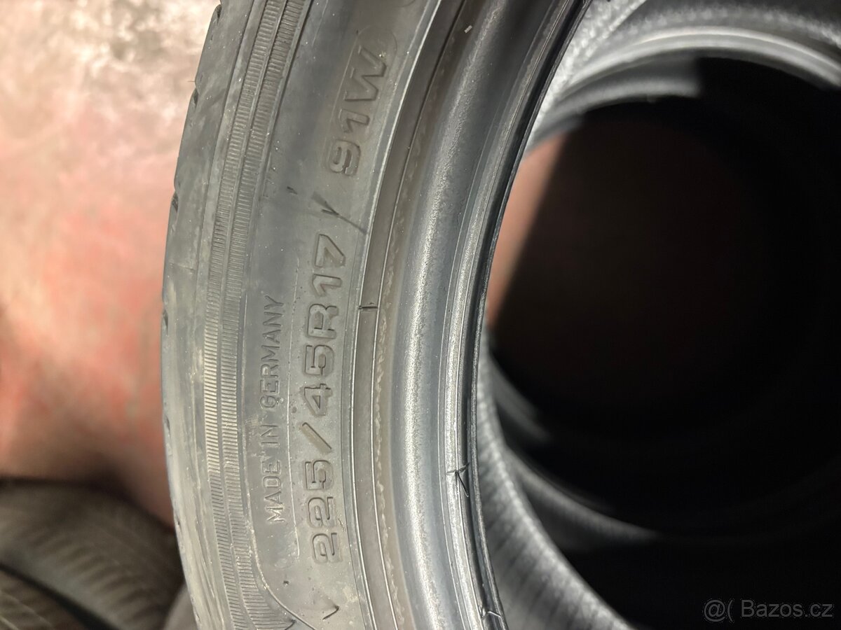 Prodám sadu Letních pneu zn. Goodyear 225/45/17 - 5